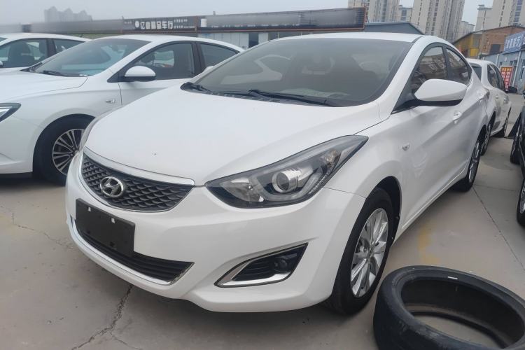 Used Hyundai Elantra 2016 1.6L Automatic Smart Version
