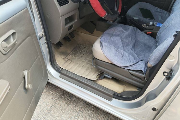 Used Wuling Rongguang V 2016 1.5L Practical Version
