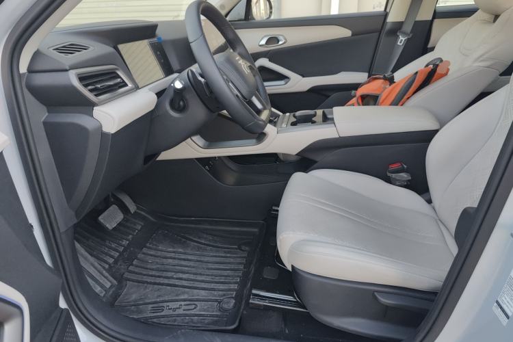 Used BYD Yuan UP 2025 Intelligent Driving Version 401 KM Dynamic Edition
