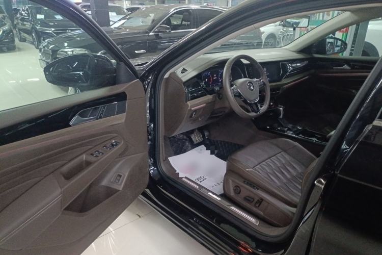 Used Volkswagen Passat 2020 330TSI Luxury Edition China VI