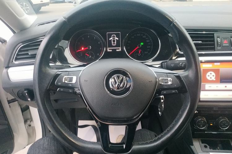 Used Volkswagen Lamando 2015 280TSI DSG Comfort Edition
