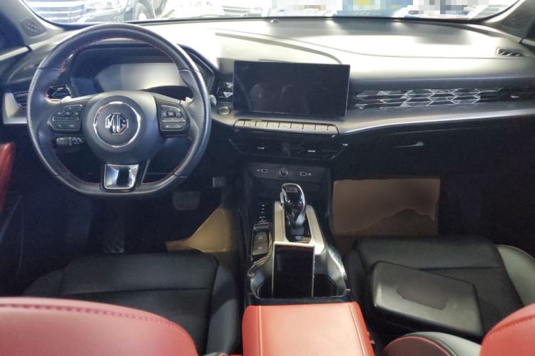 Used MG 5 2022 300TGI DCT Chao Yue Luxury Edition
