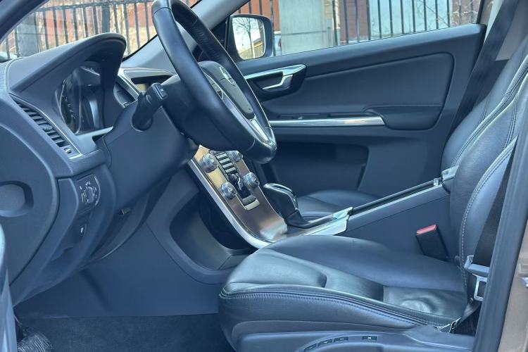 Used Volvo XC60 2016 T5 Smart Upgrade Model
