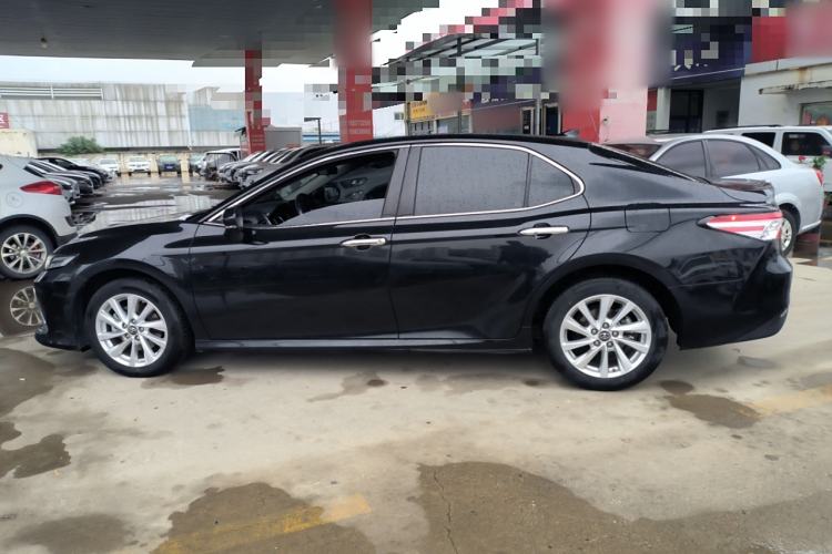 Used Toyota Camry 2021 2.0G Luxury Edition
