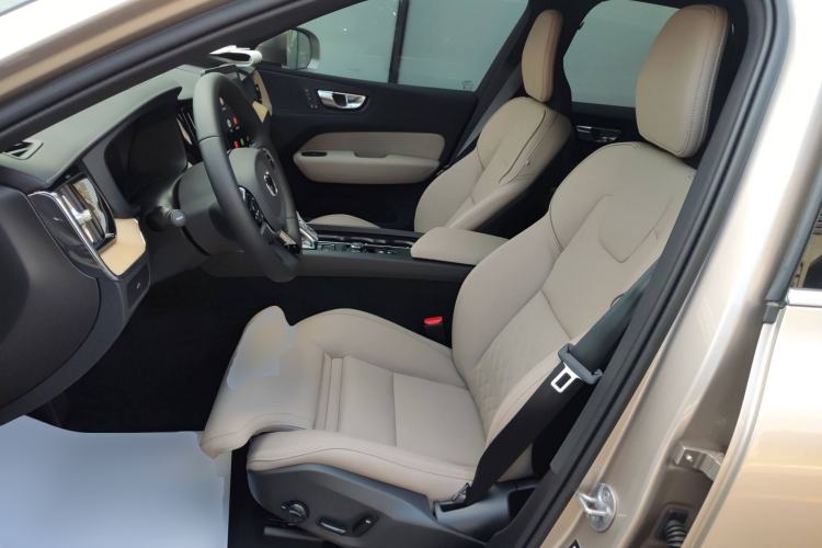 Used Volvo XC60 2026 B5 4x4 Smart Luxury Edition
