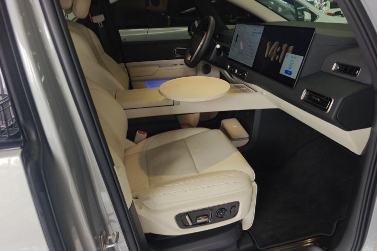 Used Li Auto MEGA 2025 Home Family Special Edition