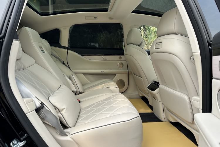 Used Hima Stelato S9 2024 All-Electric Max Rear-Drive Long-Range Version
