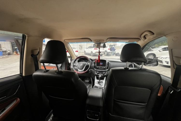 Used Baojun 560 2016 1.8L iAMT Elite Edition
