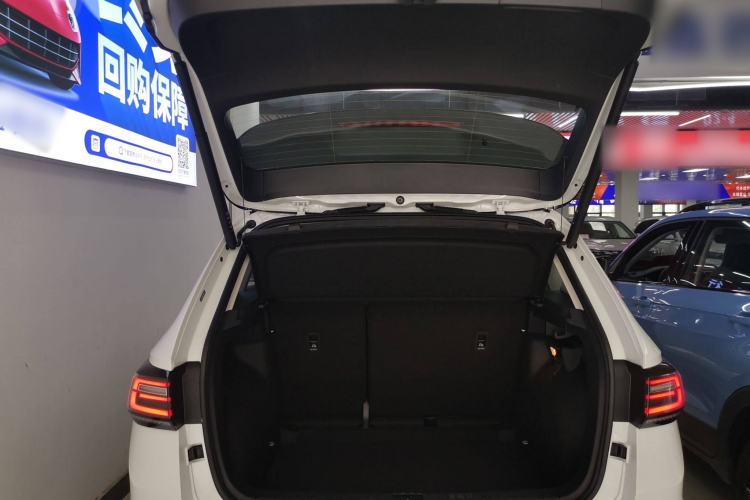 Used Volkswagen Tharu 2024 300TSI Two-Wheel-Drive Moon Luxury Edition
