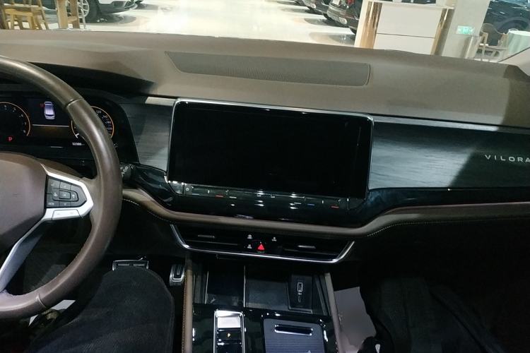 Used Volkswagen Viloran 2023 380TSI Luxury Edition
