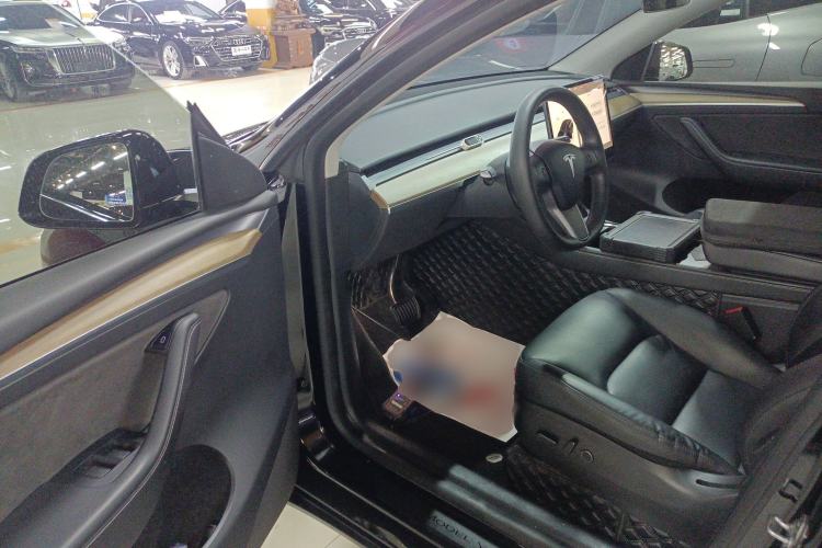 Used Tesla Model Y 2022 Rear-Wheel-Drive Version
