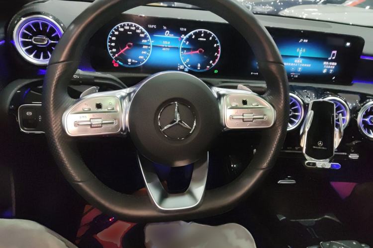 Used Mercedes-Benz A-Class 2022 Revised Version A 200 L Sport Sedan Fashionable Style