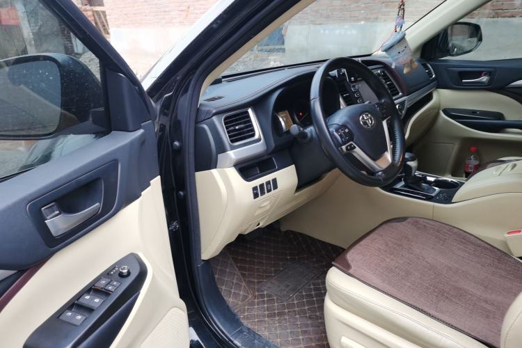 Used Toyota Highlander 2017 2.0T Four-Wheel Drive Luxury Navigation Version 7 Seats
