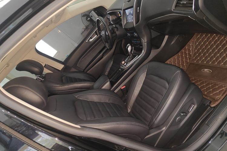 Used Ford Edge 2016 EcoBoost 245 Two-Wheel-Drive Titanium 7-Seater
