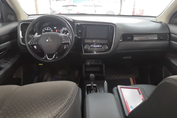 Used Mitsubishi Outlander 2016 2.4L 4x4 Elite Edition 5 Seats