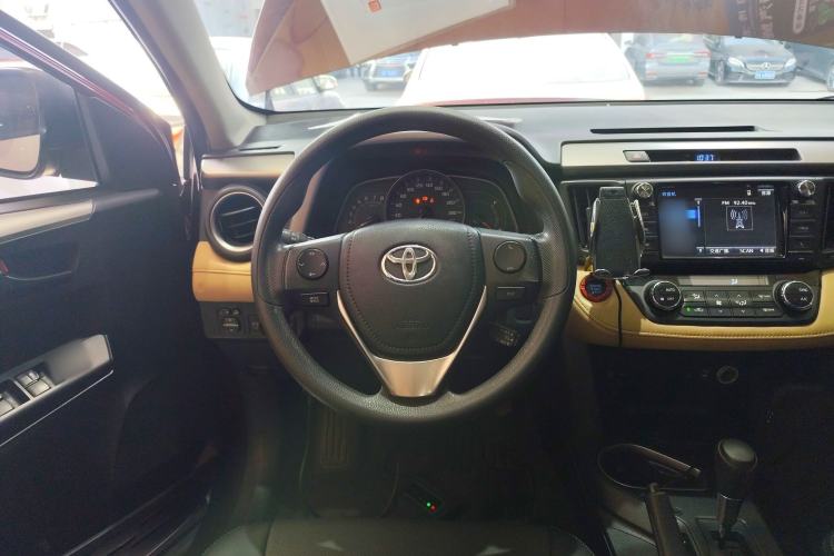 Used Toyota RAV4 2016 2.0L CVT Two-Wheel Drive Fashion Edition China V Standard