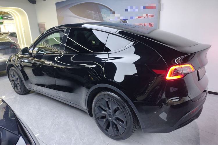 Used Tesla Model Y 2023 Rear-Wheel-Drive Version
