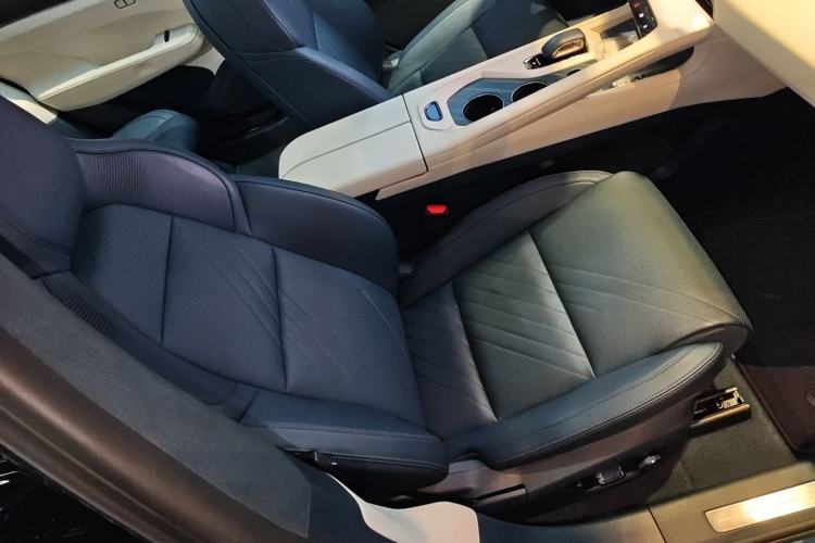 Used Zeekr 001 2025 WE Edition 100 kWh Rear-Wheel Drive
