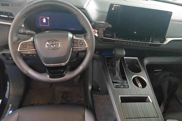 Used Toyota Sienna 2021 2.5L Hybrid Platinum Edition
