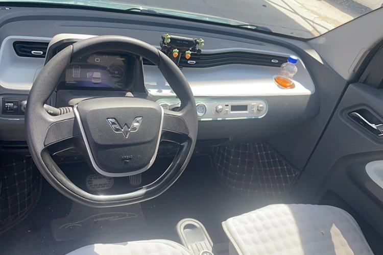 Used Wuling Hongguang MINIEV 2021 Macaron Premium Model – Lithium-NMC
