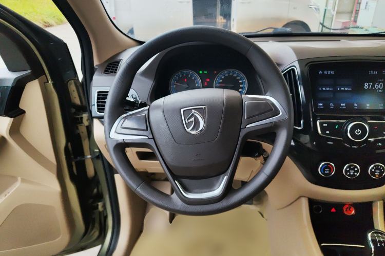 Used Baojun 730 2014 1.5L manual Comfort ESP version 7 seats