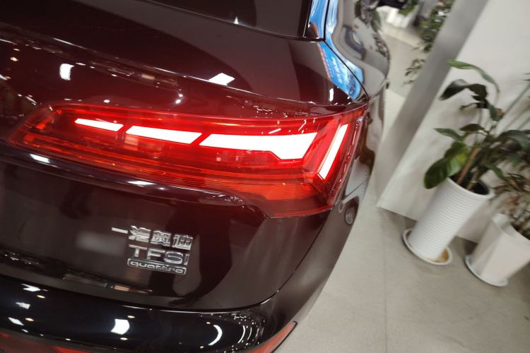 Used Audi Q5L 2023 40T Luxury Dynamic Model
