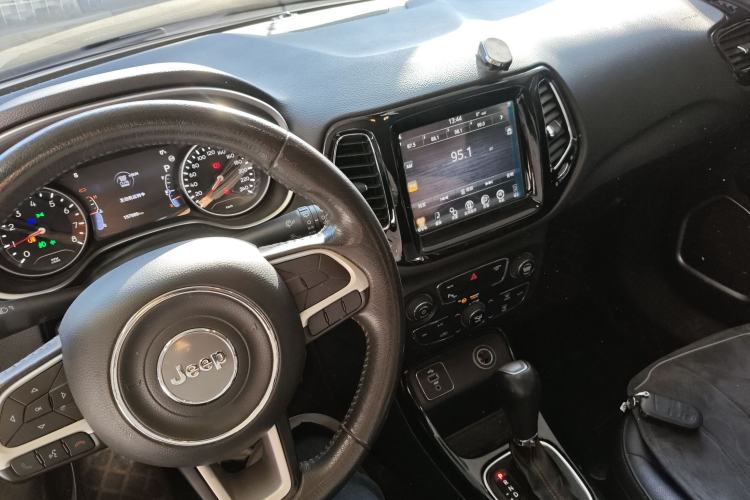 Used  Compass 2017 200T Automatic Prestige Edition
