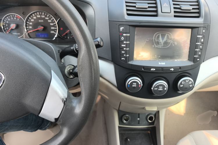 Used Changan Alsvin V5 2012 1.5L Manual Dream Edition
