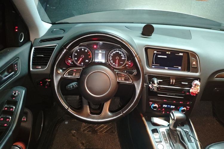 Used Audi Q5 2015 40 TFSI Comfort Model
