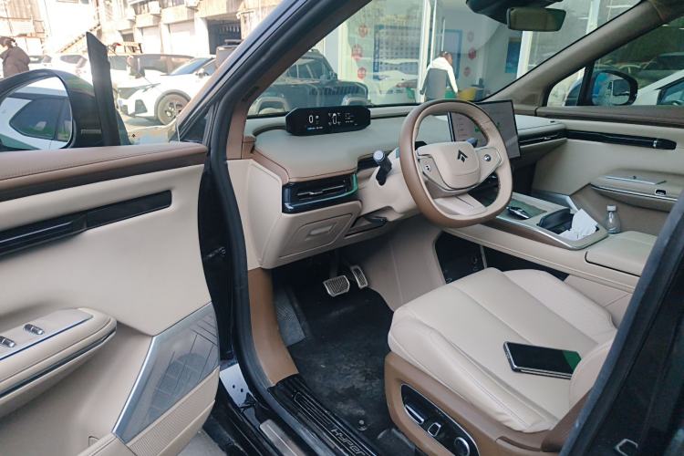 Used  HT 2023 670 Rear-Drive Ultra-High-Voltage NDA Version
