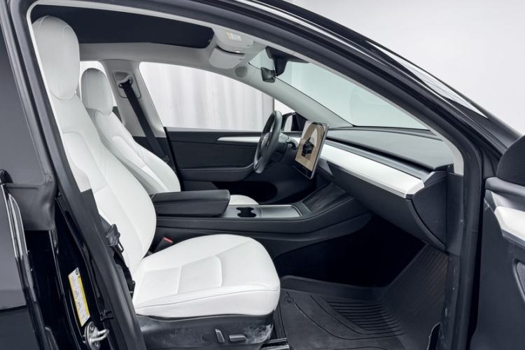 Used Tesla Model Y 2022 Rear-Wheel-Drive Version