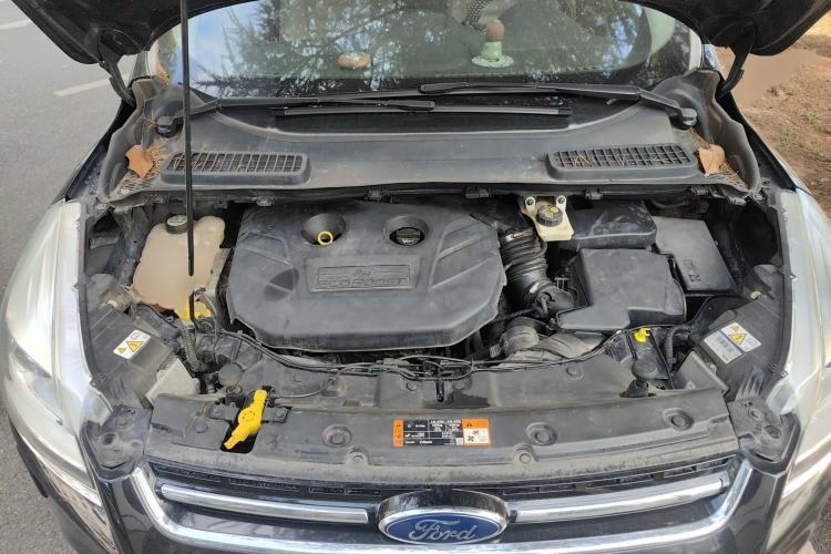 Used Ford Kuga 2015 2.0L GTDi Four-Wheel-Drive Sport Model
