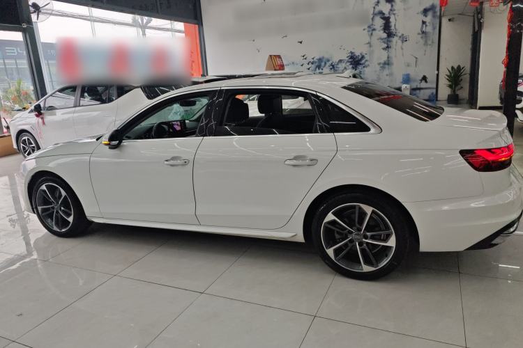 Used Audi A4L 2020 40 TFSI Fashionable and Elegant Model
