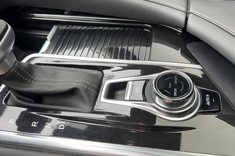 Used Changan CS95 2019 2.0T Two-Wheel-Drive Luxury Version
