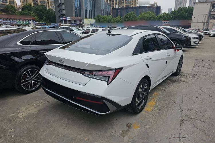 Used Hyundai Elantra 2023 1.5L CVT LUX Prestige Edition
