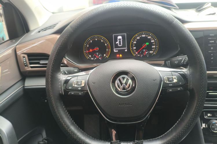 Used Volkswagen Tharu 2020 280TSI Two-Wheel Drive Luxury Plus Version China VI Standard
