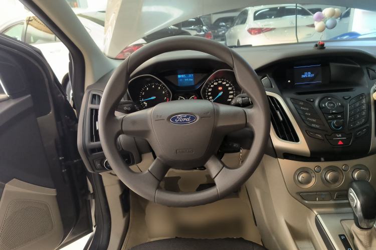 Used Ford Focus 2012 Sedan 1.6L Automatic Comfort Model
