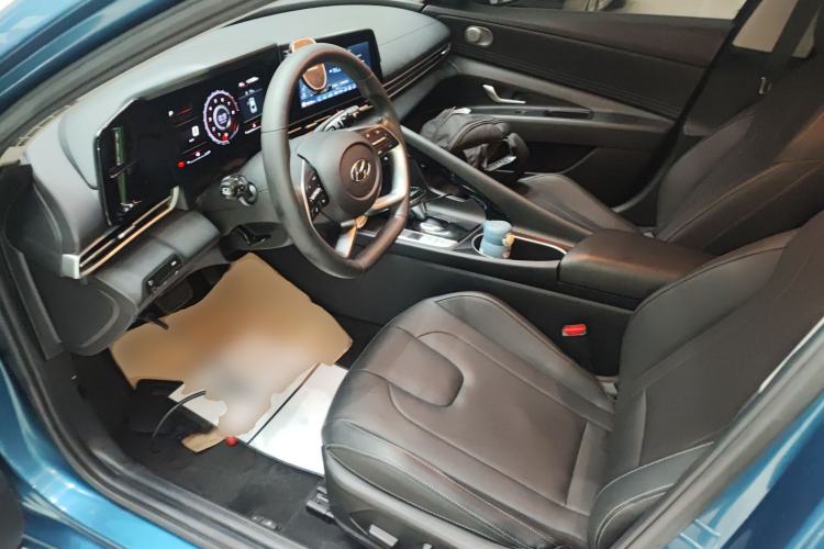 Used Hyundai Elantra 2021 1.5L CVT LUX Prestige Edition
