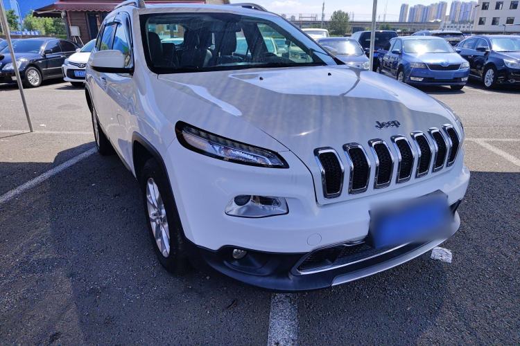 Used  Cherokee 2017 2.4L Leading Smart Edition
