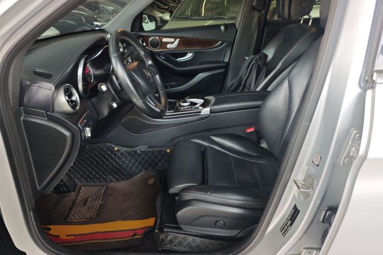 Used Mercedes-Benz GLC 2018 GLC 260 4MATIC Luxury Model
