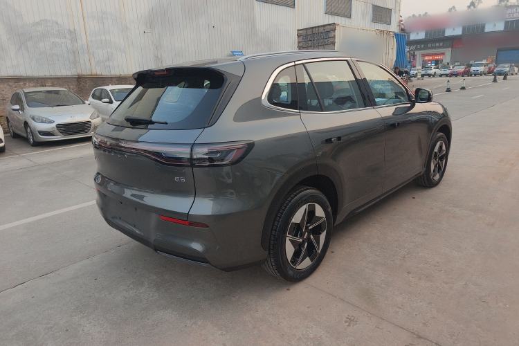 Used  E5 2024 440km Launch Edition
