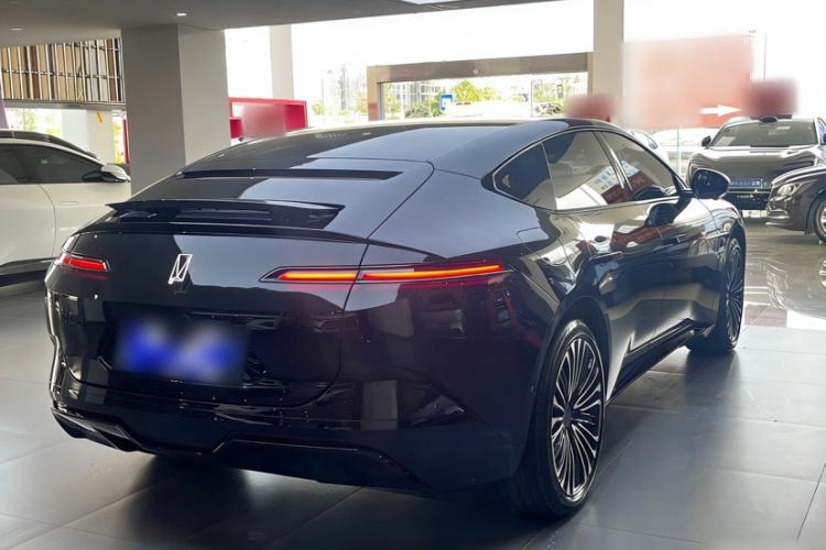 Used  12 2025 Ultra Extended-Range Edition