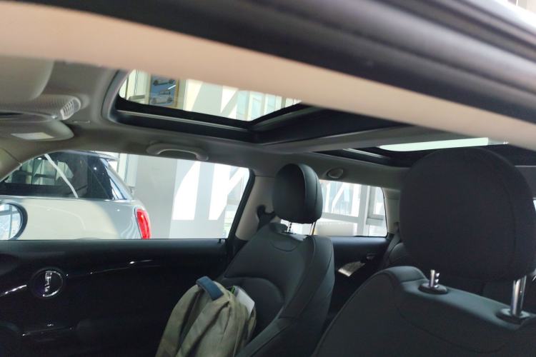 Used  MINI 2019 1.5T COOPER Classic Edition
