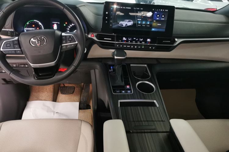 Used Toyota Sienna 2024 2.5L Hybrid Four-Wheel Drive Prestige Edition
