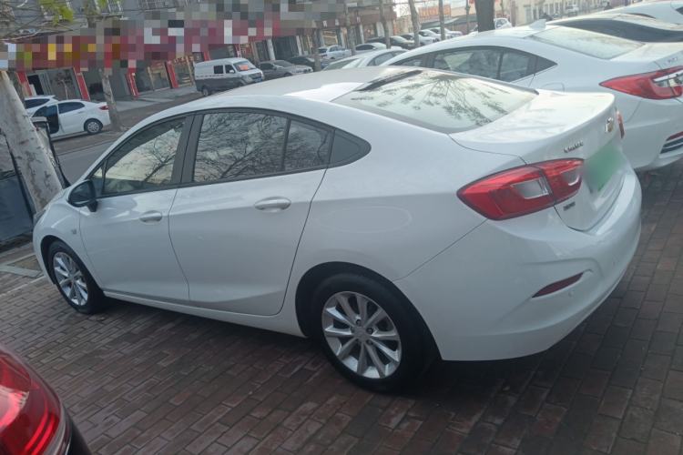 Used Chevrolet Cruze 2018 320 Automatic Pioneer Sunroof Edition
