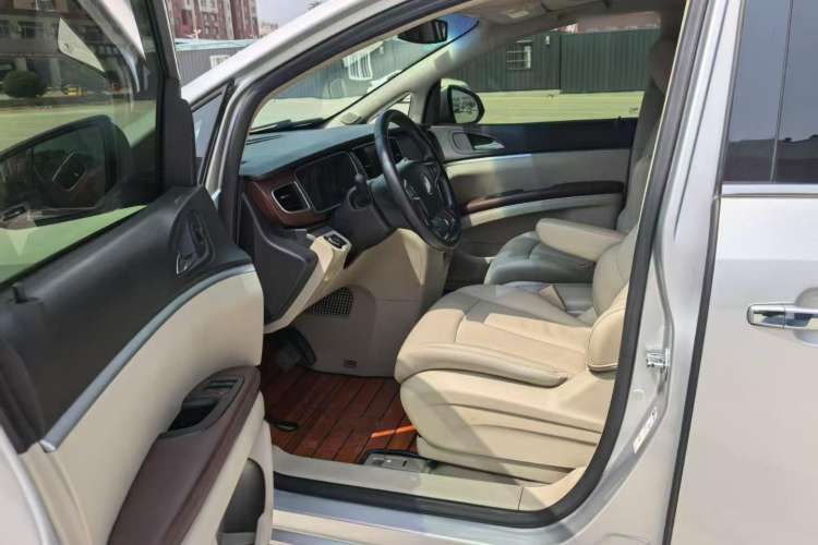 Used Buick GL8 2018 28T Luxury Model China VI Standard
