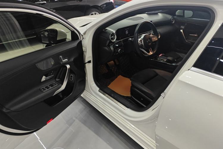 Used Mercedes-Benz A-Class 2021 A 200 L Sport Sedan Fashion Model
