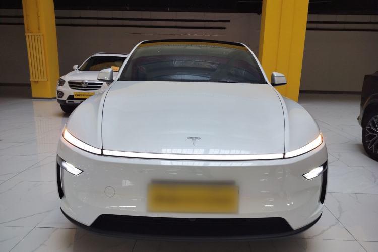 Used Tesla Model Y 2025 Rear-Wheel-Drive Version
