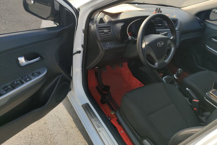 Used Kia K2 2015 Sedan 1.4L MT GLS
