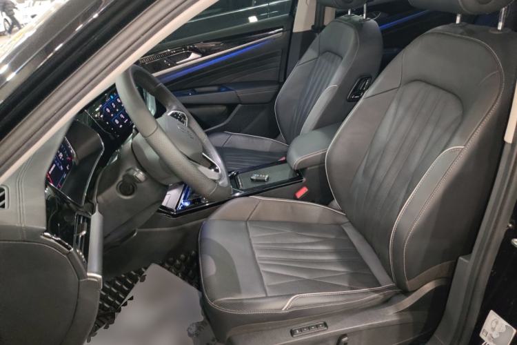 Used Volkswagen Passat 2023 Facelift 330TSI Luxury Edition
